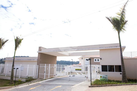Casa à venda com 3 quartos, sendo 1 suíte, no condomínio Village Christian, São Roque - SP