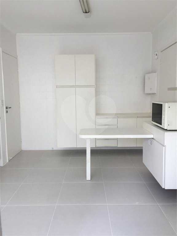 Apartamento à venda com 3 quartos, sendo 1 suíte, em Itaim Bibi, São Paulo, SP