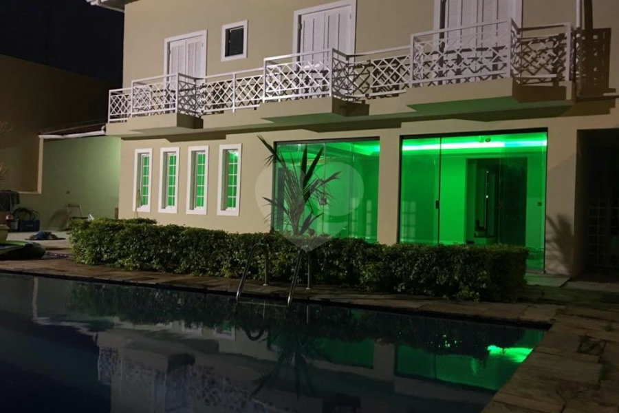 Sobrado à venda com 4 suítes em Horto, São Paulo, SP