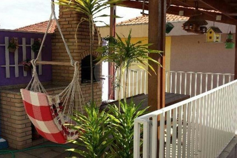 Sobrado à venda com 4 quartos, sendo 1 suíte,  em Horto, São Paulo, SP