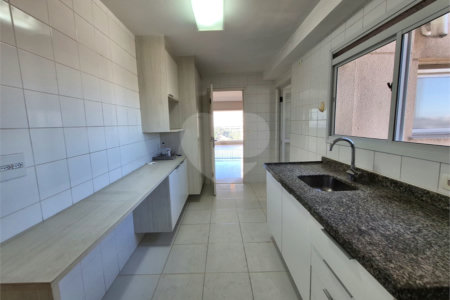 Apartamento à venda com 3 quartos, sendo 1 suíte,  em Jardim Olympia, São Paulo, SP
