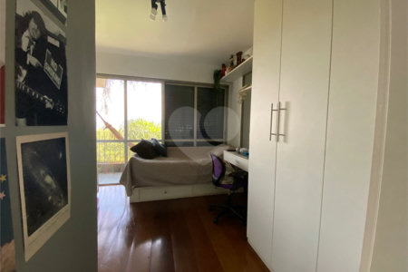 Apartamento à venda com 3 quartos, sendo 1 suíte,  em Vila Romana, São Paulo, SP
