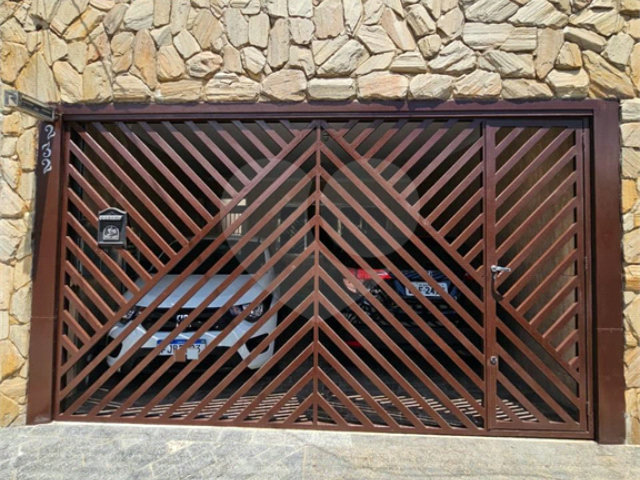 Sobrado à venda com 3 quartos em Vila Sabrina, São Paulo, SP