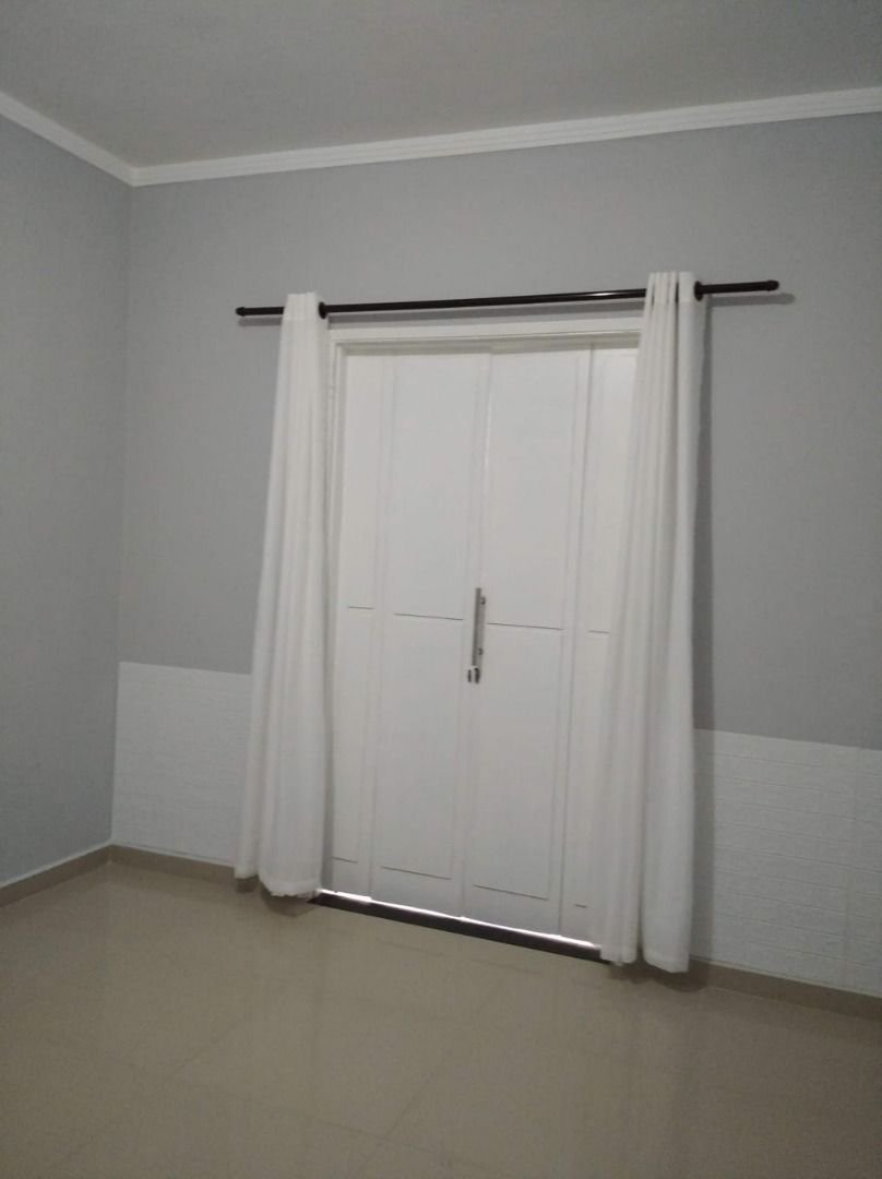 Sala Living à Venda no Centro de São Vicente | A 1 Quadra da Praia do Gonzaguinha