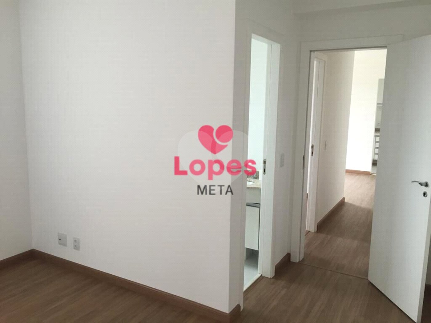 Apartamento à venda com 2 quartos, sendo 1 suíte,  em Vila Industrial, São José dos Campos, SP