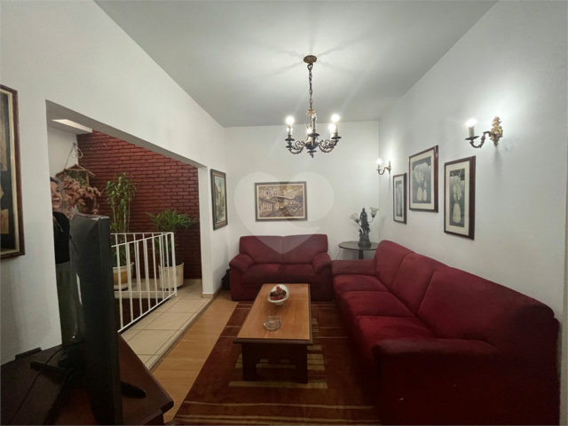 Casa à venda com 4 quartos, sendo 3 suítes,  em Jardim França, São Paulo, SP