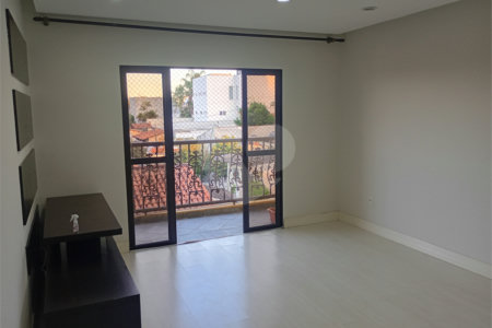 Apartamento à venda com 3 quartos, sendo 1 suíte, em Vila Oliveira, Mogi das Cruzes, SP