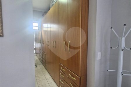Casa à venda com 4 quartos, sendo 2 suítes, no condomínio Grape Village, Vinhedo - SP