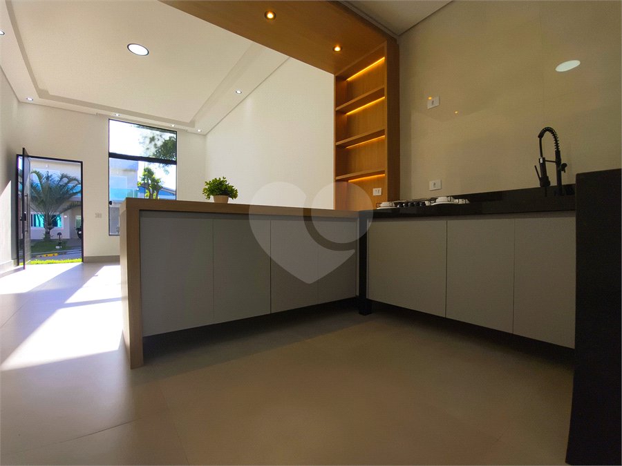 Casa à venda com 3 quartos, sendo 1 suíte,  no condomínio Terras de São Francisco, Sorocaba - SP