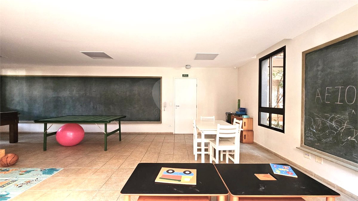Apartamento para alugar com 3 quartos, sendo 1 suíte, em Alto da Boa Vista, São Paulo, SP