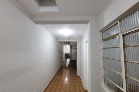 Sobrado à venda com 4 quartos em Vila Jurema, Ferraz de Vasconcelos, SP