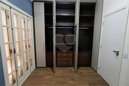 Casa à venda com 2 suítes no condomínio Village Palmas, São Paulo - SP