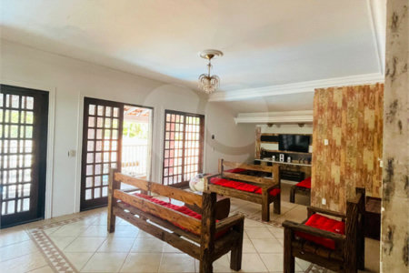 Chácara à venda com 7 quartos, sendo 4 suítes, no Centro, Araçoiaba da Serra, SP