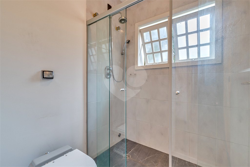 Casa à venda com 4 quartos, sendo 2 suítes, em Jardim Luzitânia, São Paulo, SP