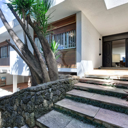 Casa à venda com 4 suítes em Jardim Cordeiro, São Paulo, SP