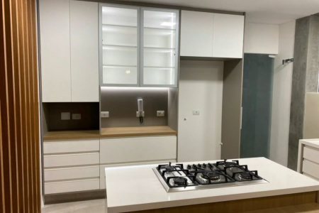 Sobrado à venda com 4 suítes em Vila Inah, São Paulo, SP