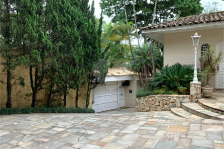 Casa à venda com 4 quartos, sendo 3 suítes,  em Fazenda Morumbi, São Paulo, SP