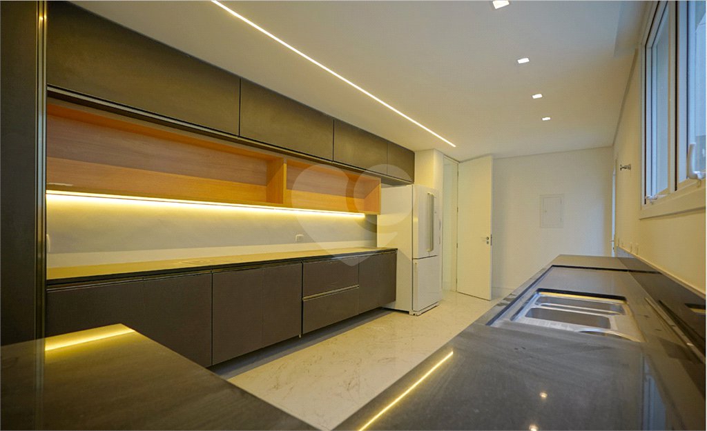 Casa para alugar com 4 suítes no condomínio Hípica Garden, São Paulo - SP