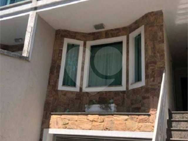 Sobrado à venda com 4 quartos, sendo 3 suítes,  em Vila Irmãos Arnoni, São Paulo, SP
