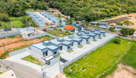 Casa térrea à venda com 3 quartos, sendo 1 suíte, no condomínio Flores da Usina, Atibaia - SP