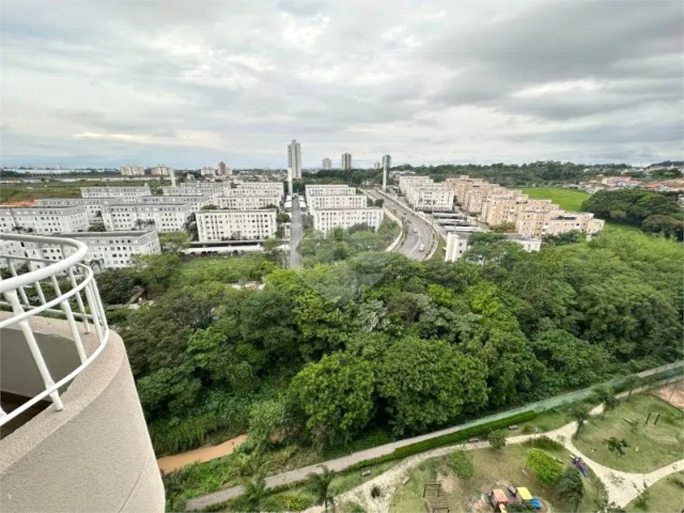 Apartamento à venda com 2 quartos, sendo 1 suíte, em Jardim Califórnia, Jacareí, SP