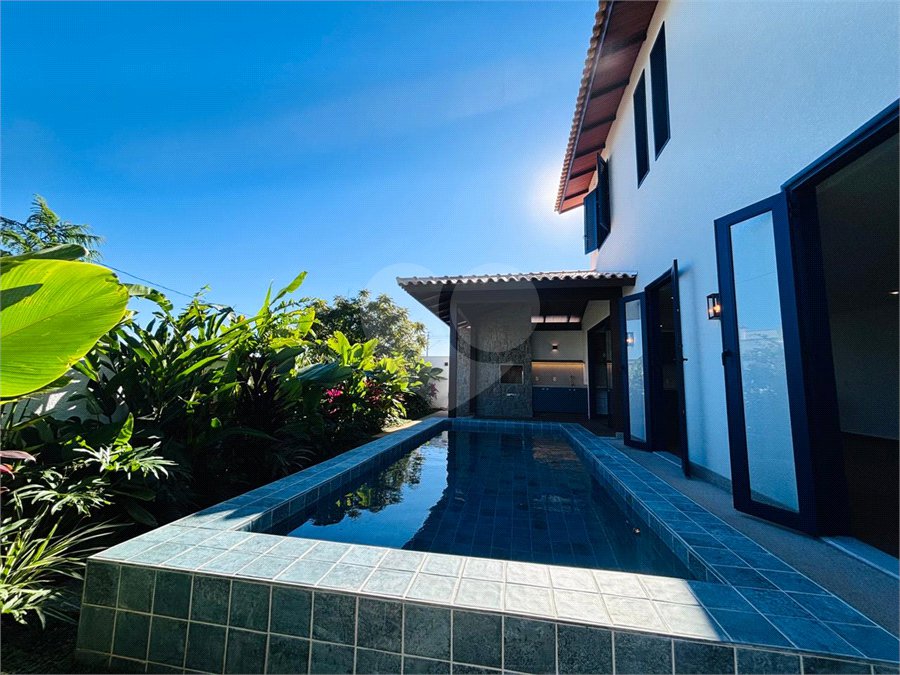 Casa à venda com 4 quartos, sendo 3 suítes, no condomínio Residencial Chácara Ondina, Sorocaba - SP