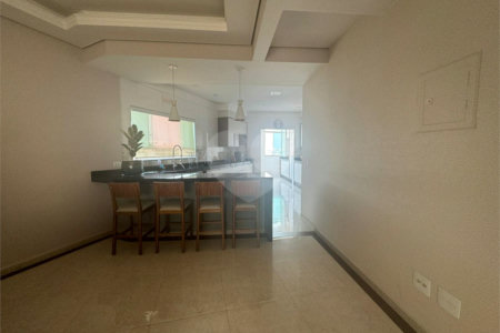 Sobrado à venda com 5 quartos, sendo 3 suítes, em Vila Nivi, São Paulo, SP