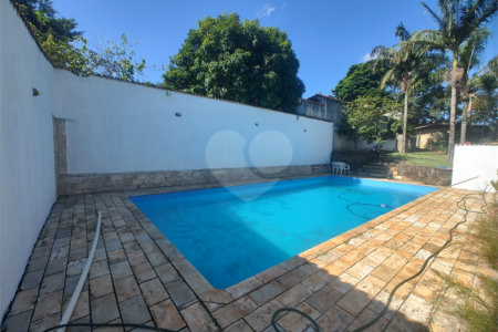 Chácara à venda com 4 quartos, sendo 3 suítes, em Campos de Atibaia, Atibaia, SP