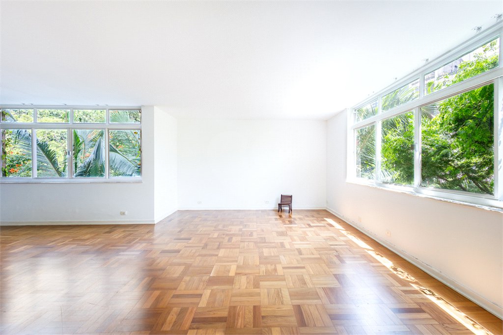Apartamento à venda com 3 quartos, sendo 1 suíte, em Jardim Europa, São Paulo, SP