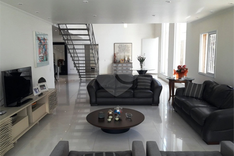 Casa à venda com 4 quartos, sendo 3 suítes, em Santana, São Paulo, SP