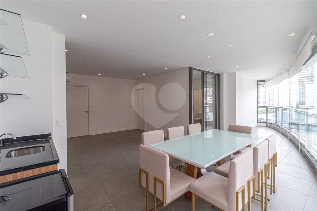 Apartamento para alugar com 2 suítes em Vila Olímpia, São Paulo, SP