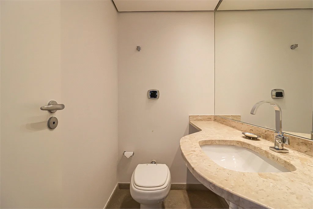 Apartamento à venda com 3 suítes em Cidade Monções, São Paulo, SP