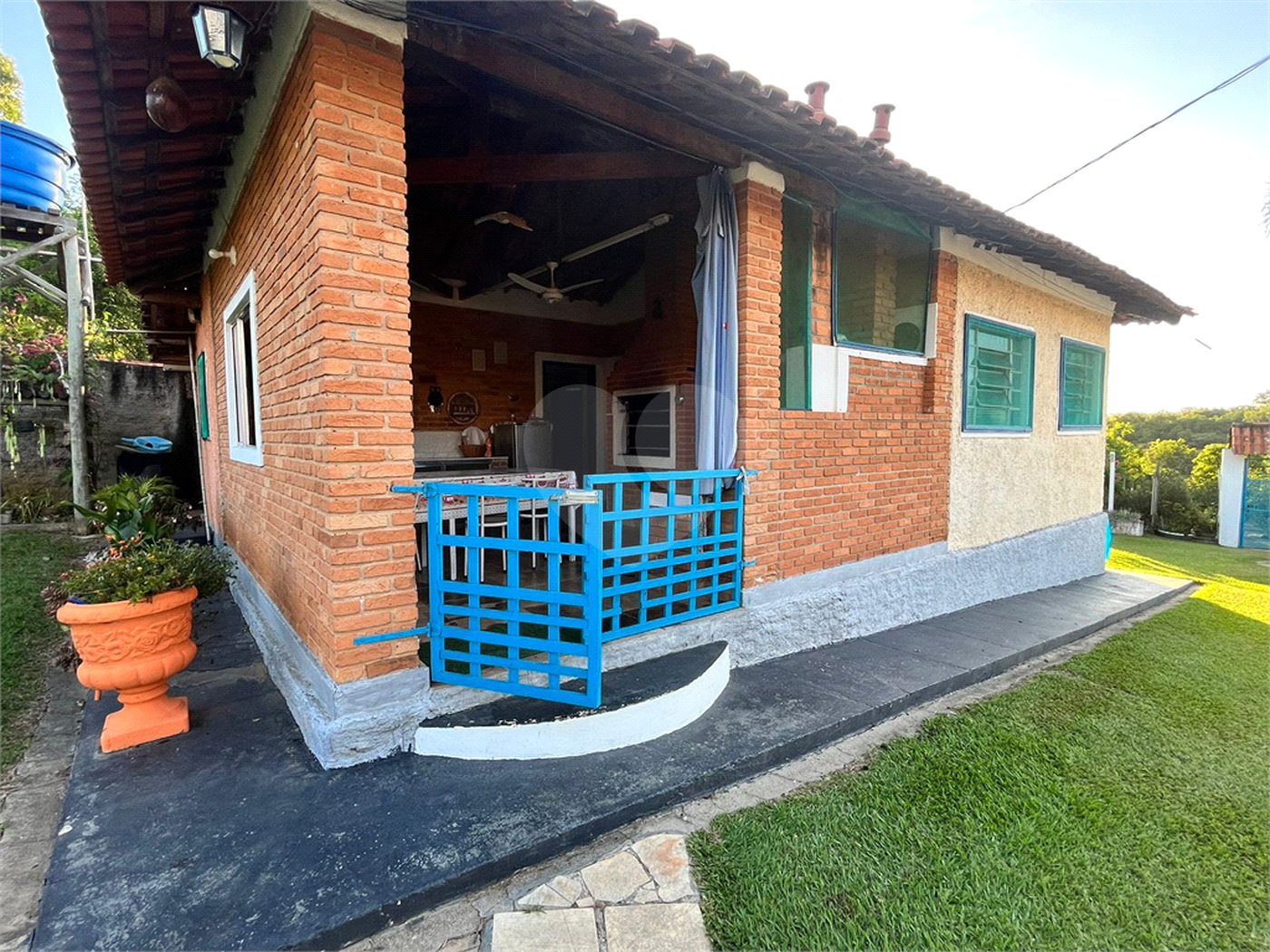 Chácara à venda com 6 quartos, sendo 1 suíte,  em Cercadinho, Alambari, SP