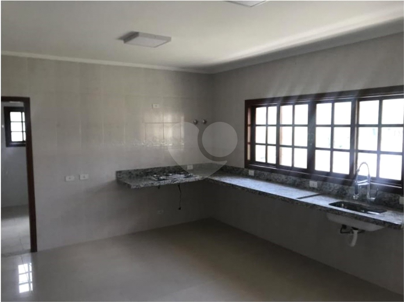 Casa à venda com 4 suítes em Nova Gardênia, Atibaia, SP