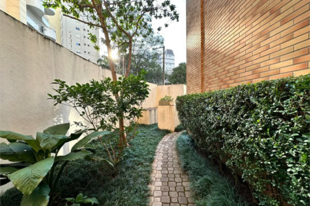 Apartamento à venda com 2 suítes em Vila Andrade, São Paulo, SP