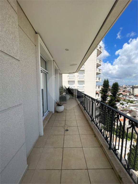 Apartamento à venda com 4 quartos, sendo 2 suítes,  em Vila Oliveira, Mogi das Cruzes, SP