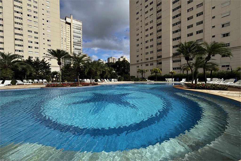 Apartamento para alugar com 3 suítes em Vila Romana, São Paulo, SP