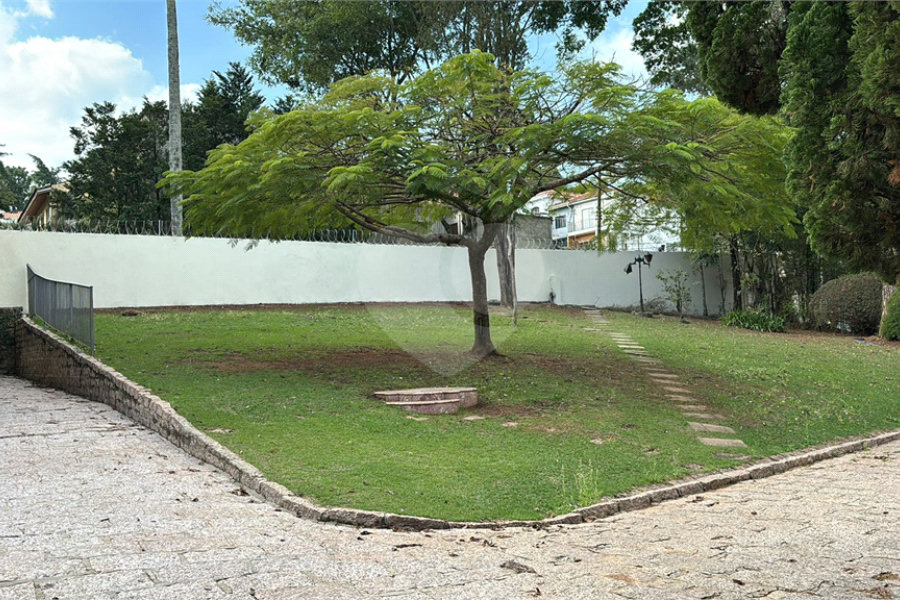 Sobrado à venda ou para alugar com 15 quartos em Tremembé, São Paulo, SP