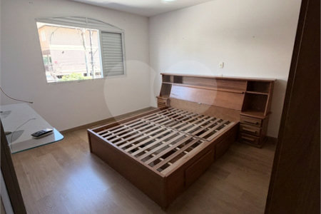 Sobrado à venda com 2 suítes em Vila Marari, São Paulo, SP