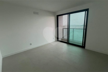 Apartamento à venda com 2 quartos, sendo 1 suíte, em Nova São Pedro, São Pedro da Aldeia, RJ