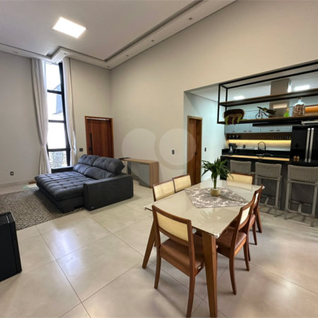 Casa à venda com 3 quartos, sendo 1 suíte, no condomínio Residencial Evidências, Indaiatuba - SP