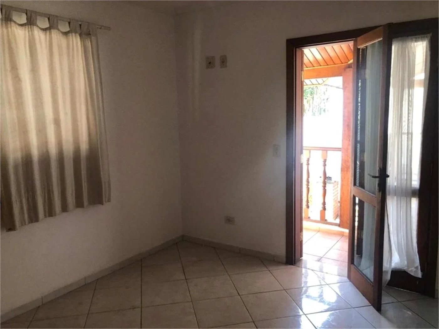 Casa à venda com 4 suítes no condomínio Vila das Emboabas, São Paulo - SP