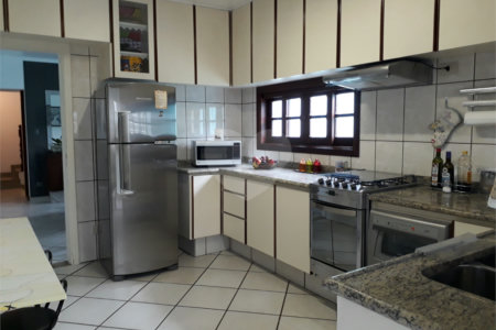 Sobrado à venda com 3 quartos, sendo 1 suíte, em Vila Suzana, São Paulo, SP