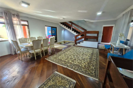 Casa à venda com 4 suítes no condomínio Villa Viana II, Cotia - SP