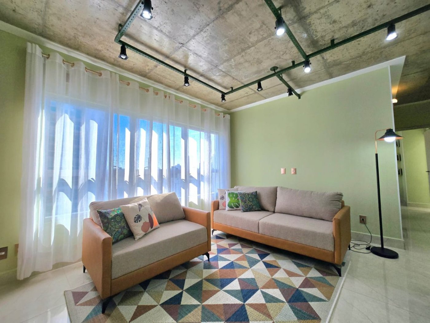Apartamento com 2 dormitórios à venda, 74 m² por R$ 1.010.000,00 - Embaré - Santos/SP