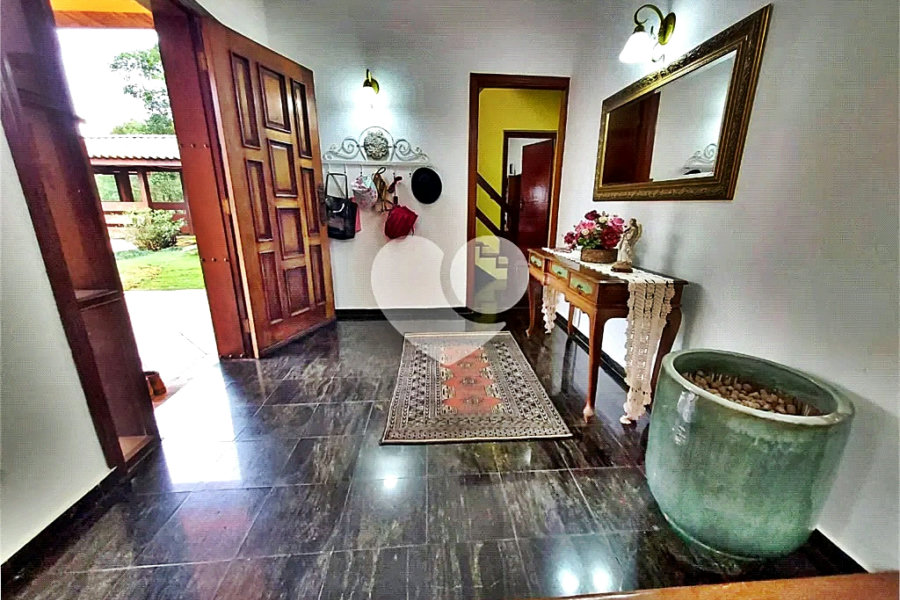 Casa à venda com 4 quartos, sendo 2 suítes, no condomínio Parque Imperial da Cantareira, Mairiporã - SP
