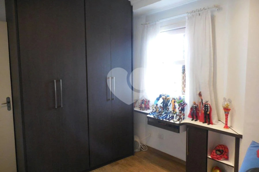 Casa à venda com 3 quartos, sendo 1 suíte, no condomínio Residencial Morada do Horto, São Paulo - SP