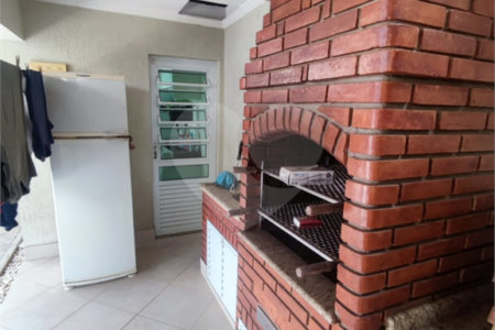 Sobrado à venda com 3 quartos, sendo 2 suítes,  em Vila Pires, Santo André, SP
