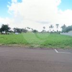 Terreno no Condomínio Damha Golf.