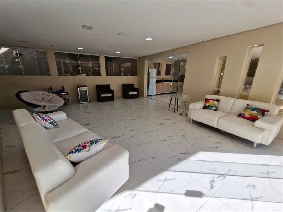Casa à venda com 4 suítes no condomínio Villa Viana II, Cotia - SP